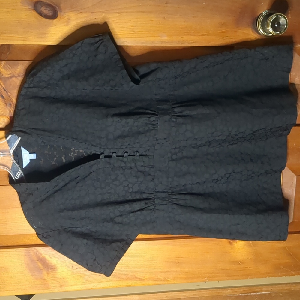 DENVER HAYES* stand up collar 4 button front puff sleeve ruched bust blouse